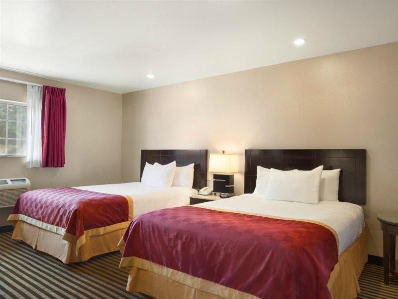 Ramada By Wyndham Marina Del Rey Otel Dış mekan fotoğraf