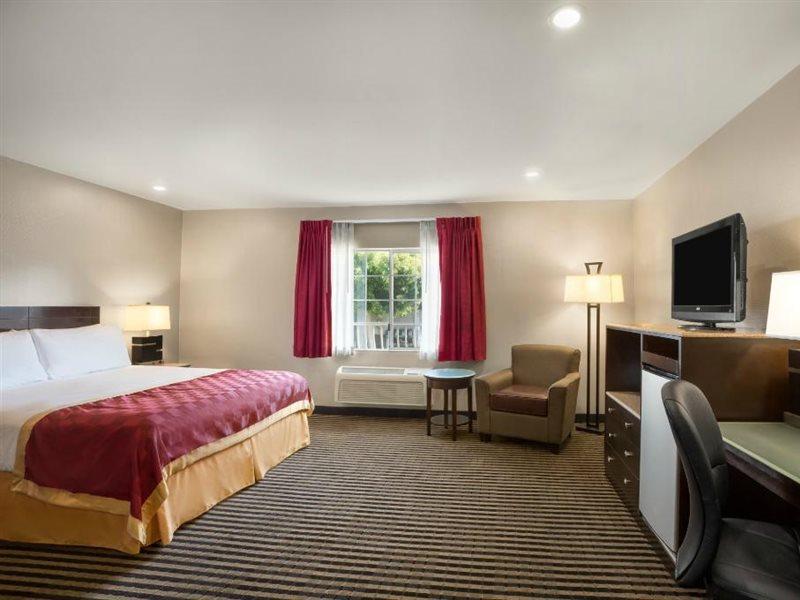 Ramada By Wyndham Marina Del Rey Otel Dış mekan fotoğraf