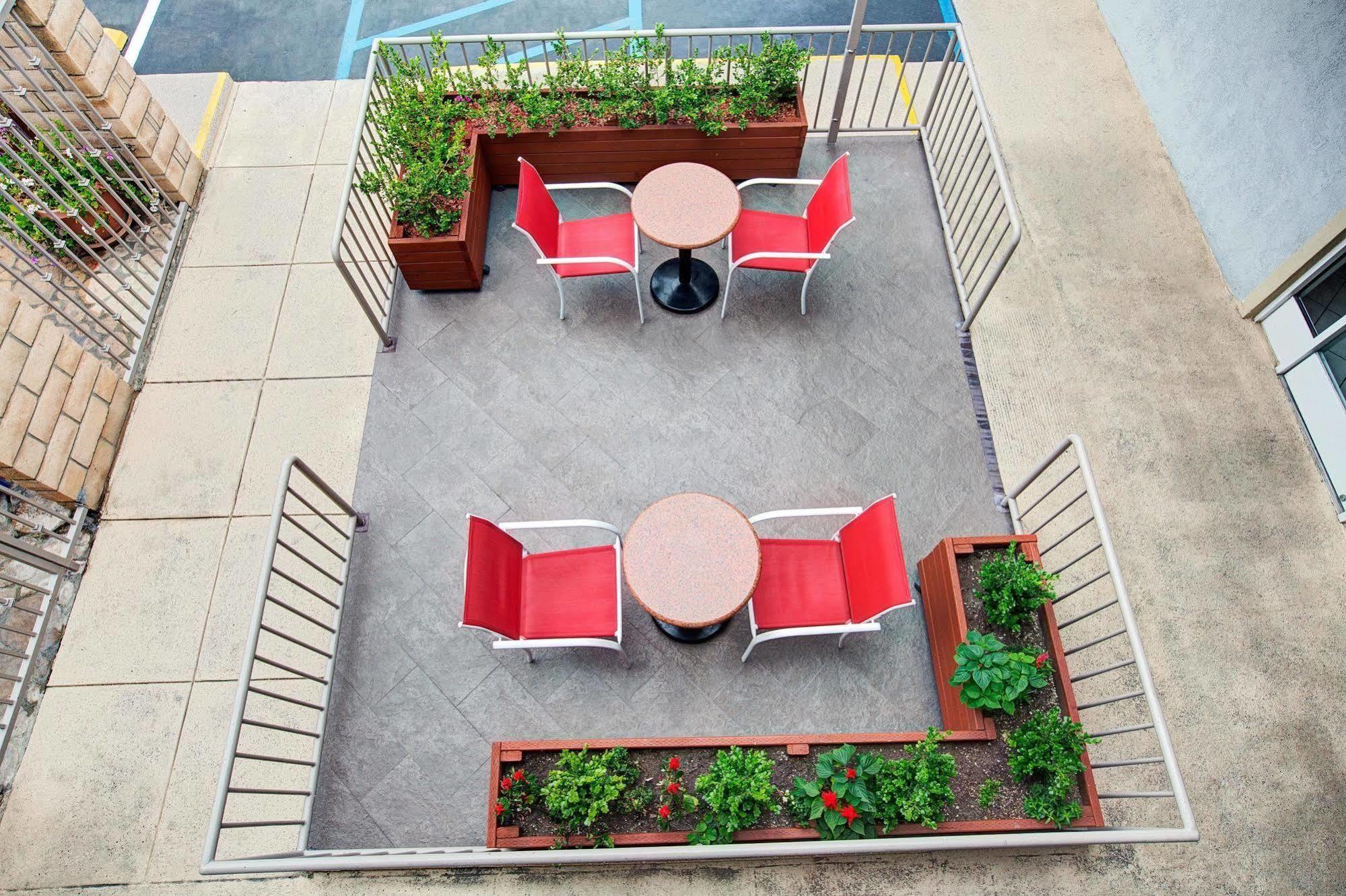 Ramada By Wyndham Marina Del Rey Otel Dış mekan fotoğraf