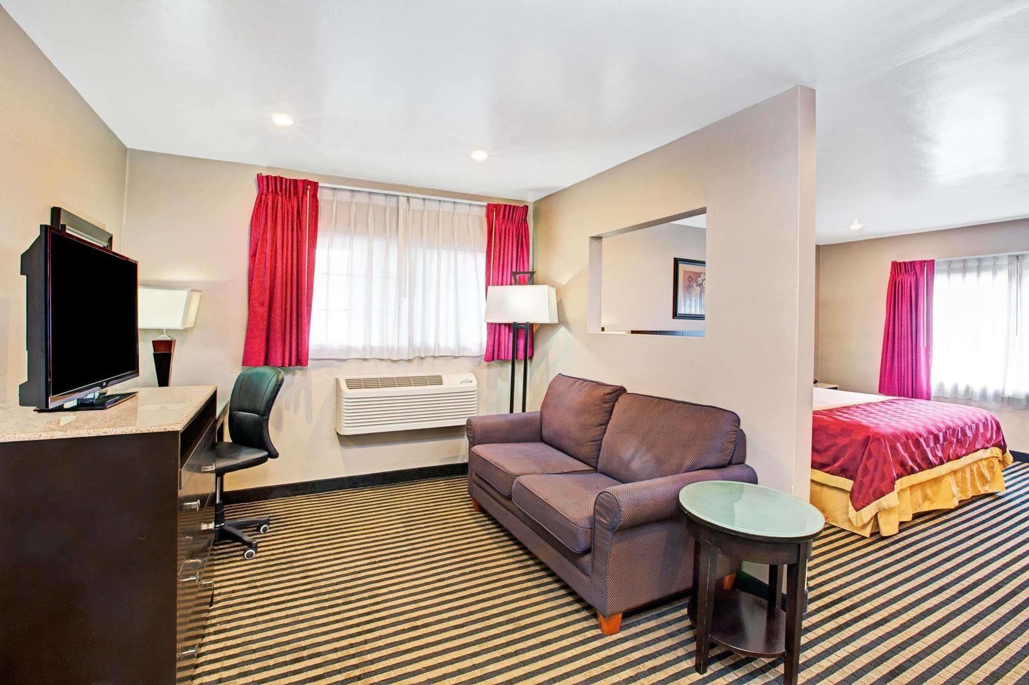 Ramada By Wyndham Marina Del Rey Otel Dış mekan fotoğraf