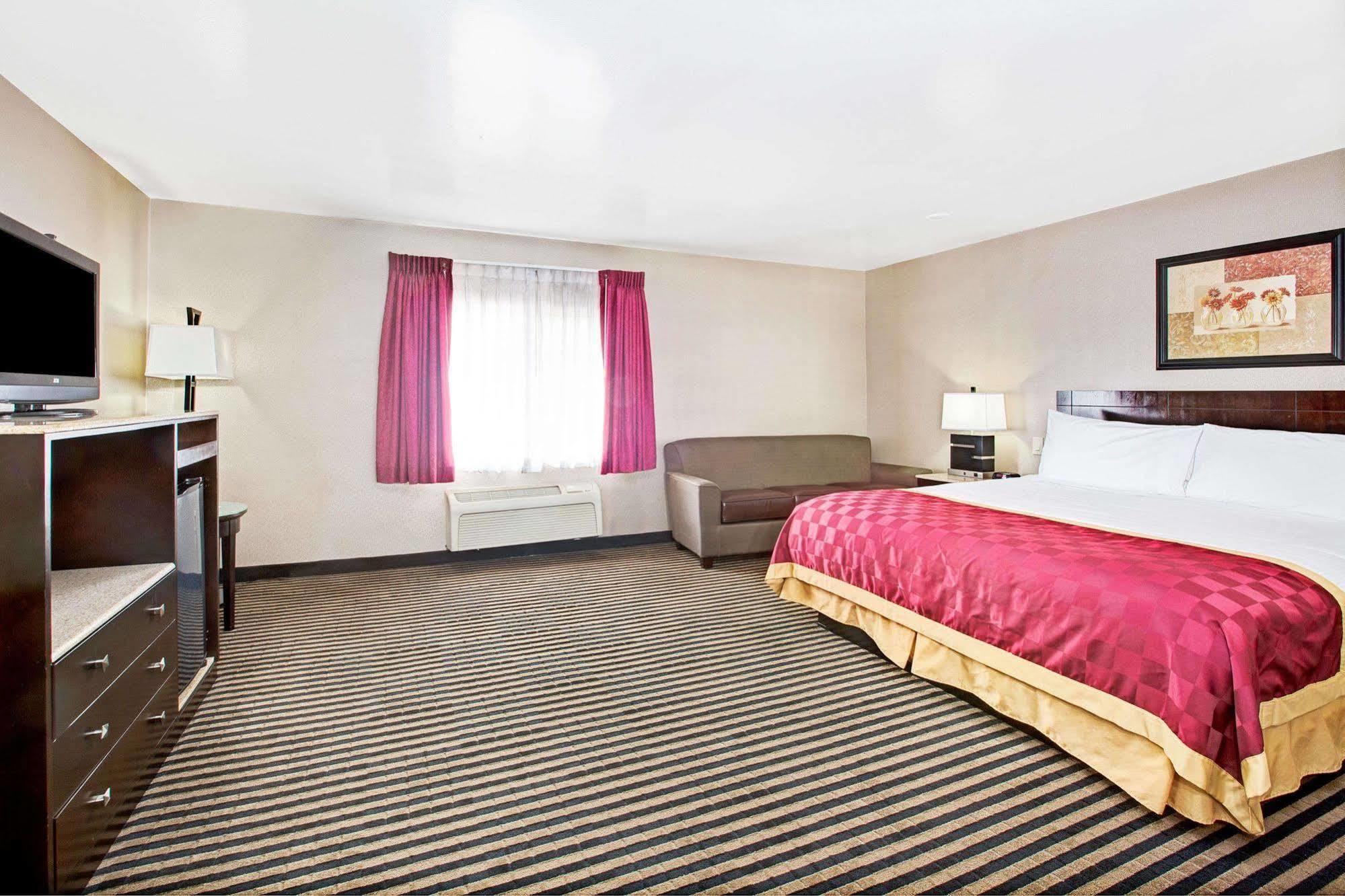 Ramada By Wyndham Marina Del Rey Otel Dış mekan fotoğraf